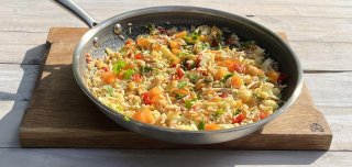 Gemüse-Bratreis mit Kaki