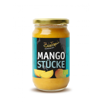Mangostücke in Ananassaft